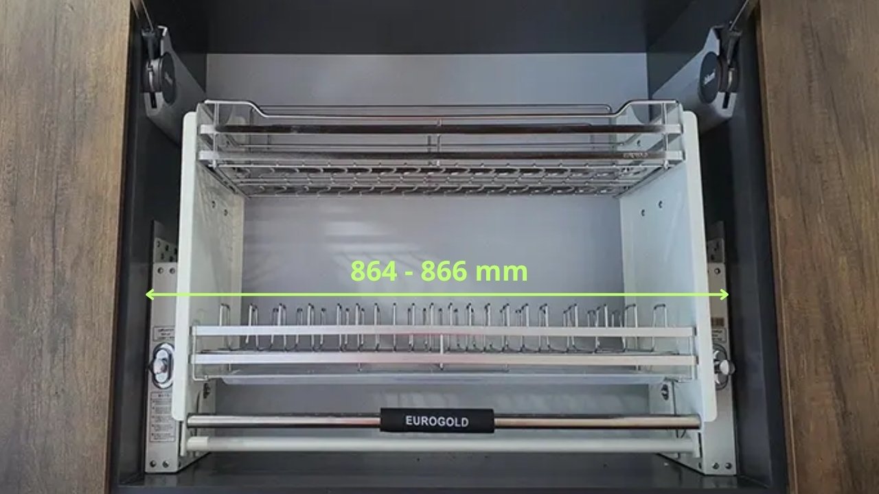 Chiều rộng lọt lòng (Thông thủy) của giá bát nâng hạ Eurogold cho khoang tủ 900mm